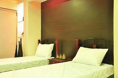 The Budget Hotel- Bonifacio Global Hotel 2*